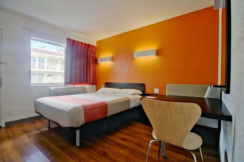Motel 6 Dania Beach