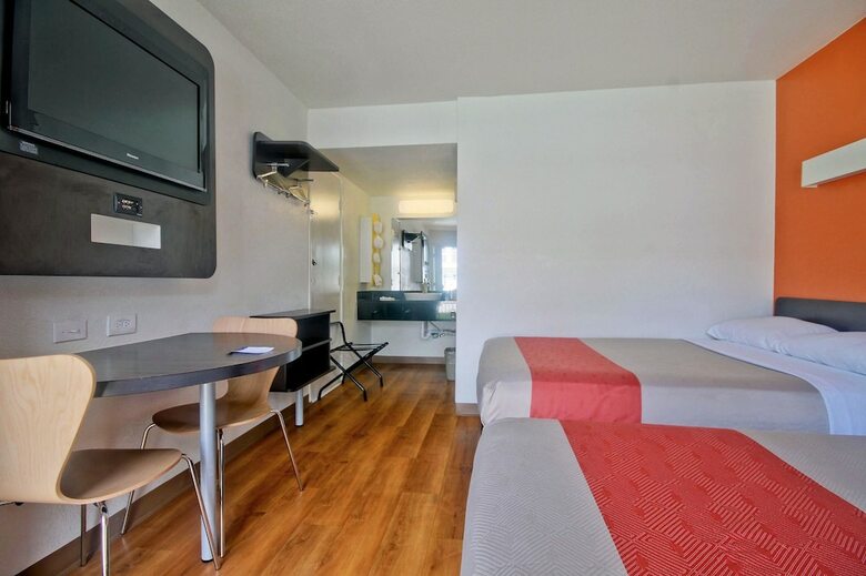 Motel 6 Dania Beach