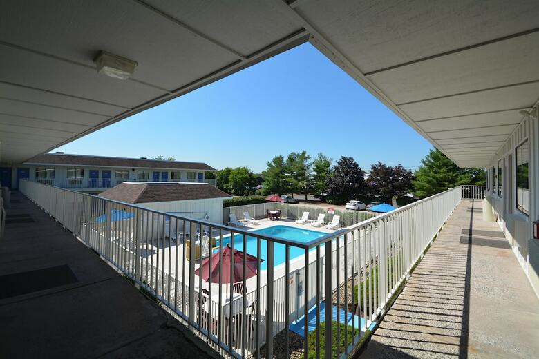 Motel 6 Windsor Locks, Ct - Hartford