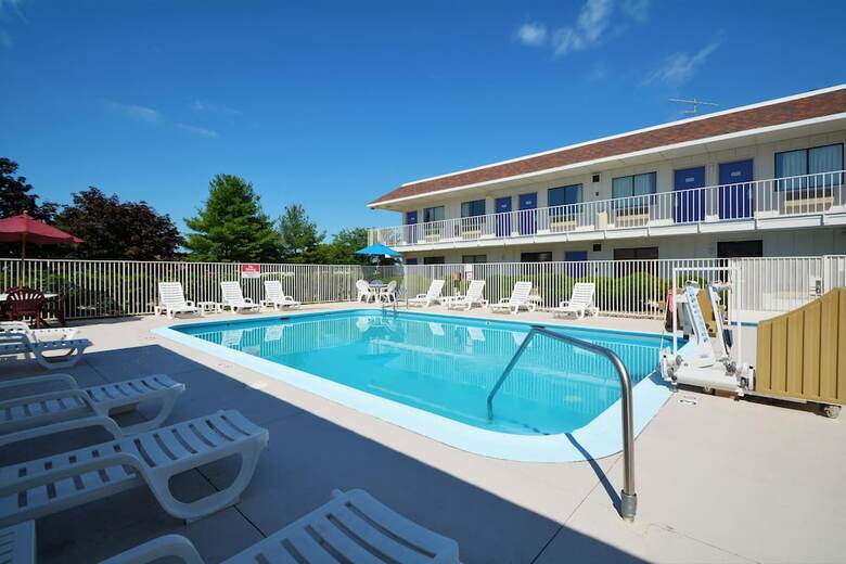 Motel 6 Windsor Locks, Ct - Hartford
