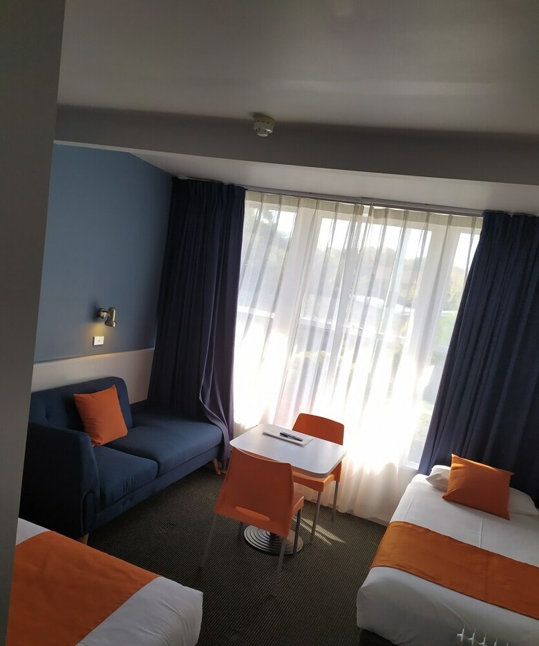 Waterfront Lodge Motel