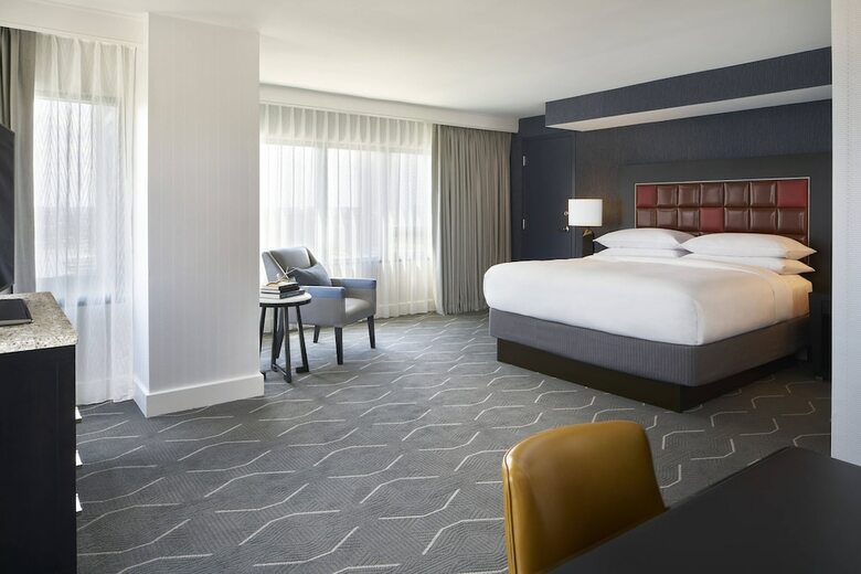 Renaissance Baltimore Harborplace Hotel