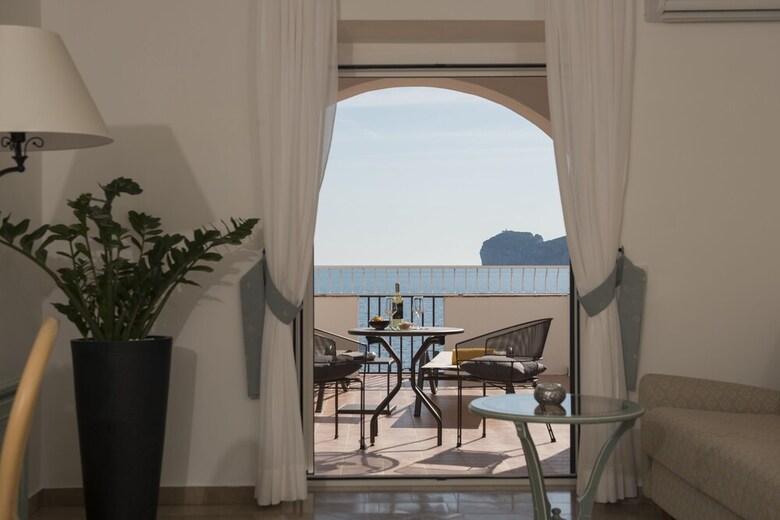 El Faro Hotel & Spa