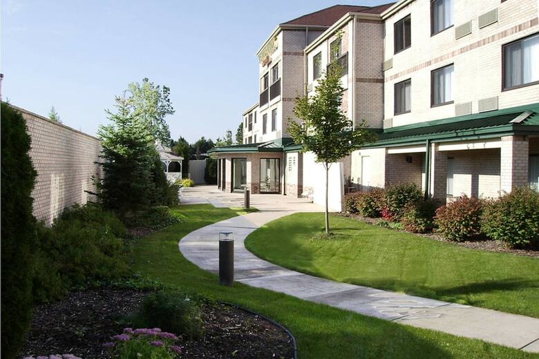 Hotel Courtyard By Marriott Detroit Brighton
