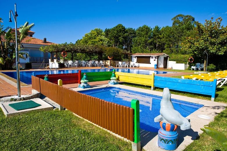 Aparthotel Punta Cabicastro