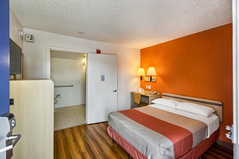 Motel 6 Everett, Wa - South