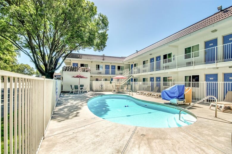 Motel 6 Stockton, Ca - North