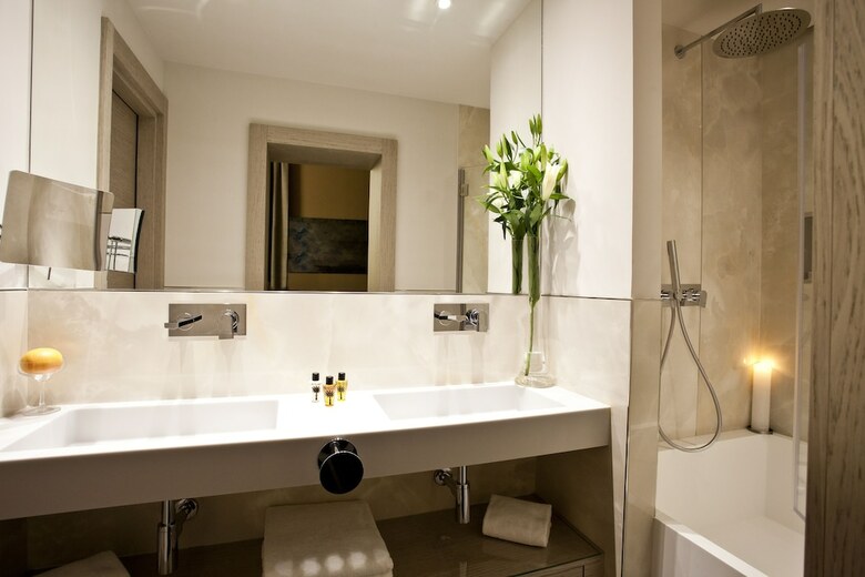 Corso 12 Rooms And Suites