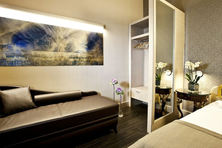 Corso 12 Rooms And Suites