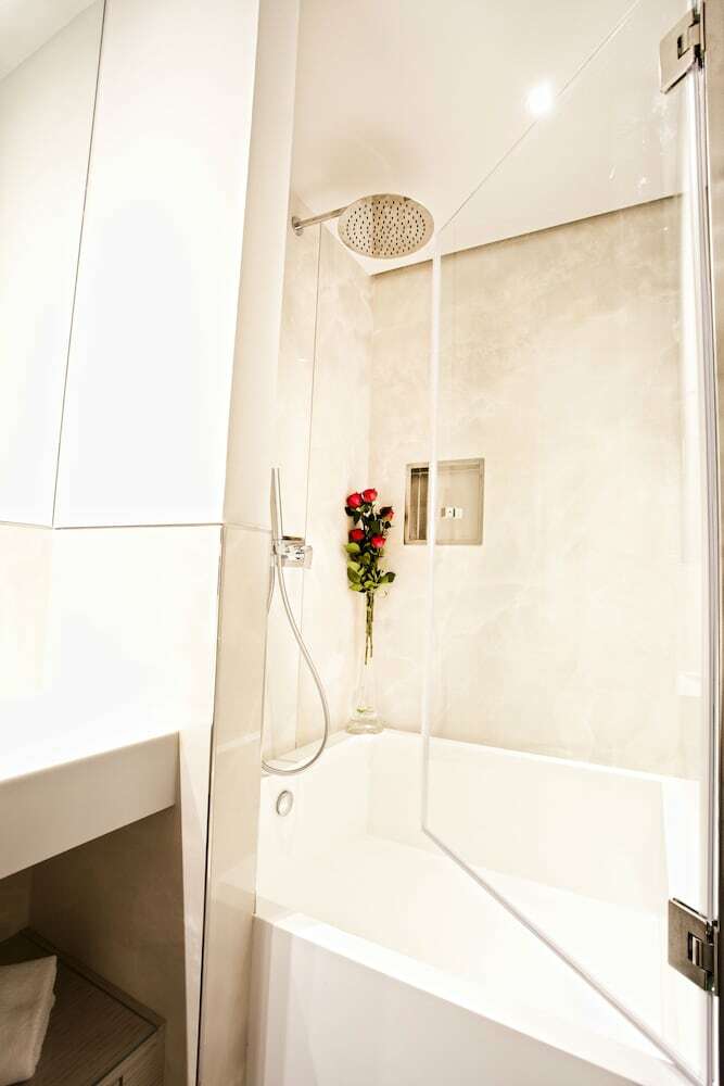 Corso 12 Rooms And Suites