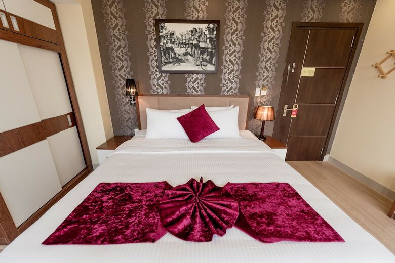 Golden Legend Diamond Hotel