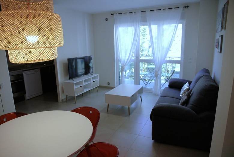 Apartamentos Vitivola Prat Condal 2-4 4t 1a/ 3r 1a