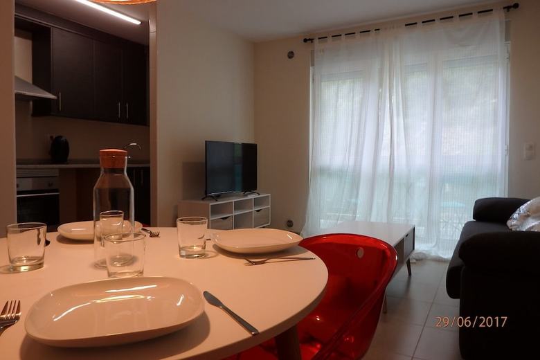 Apartamentos Vitivola Prat Condal 2-4 4t 1a/ 3r 1a