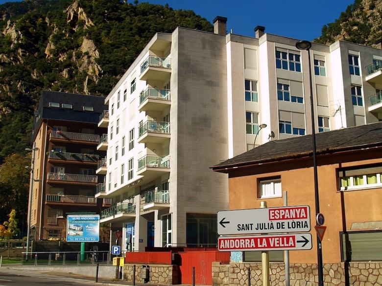 Apartamentos Vitivola Prat Condal 2-4 4t 5a/ 3r 5a