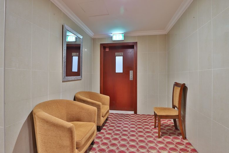 Oyo 101 Click Hotel