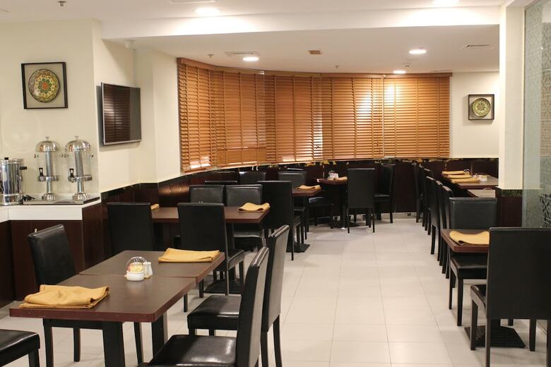 Montreal Naif Hotel