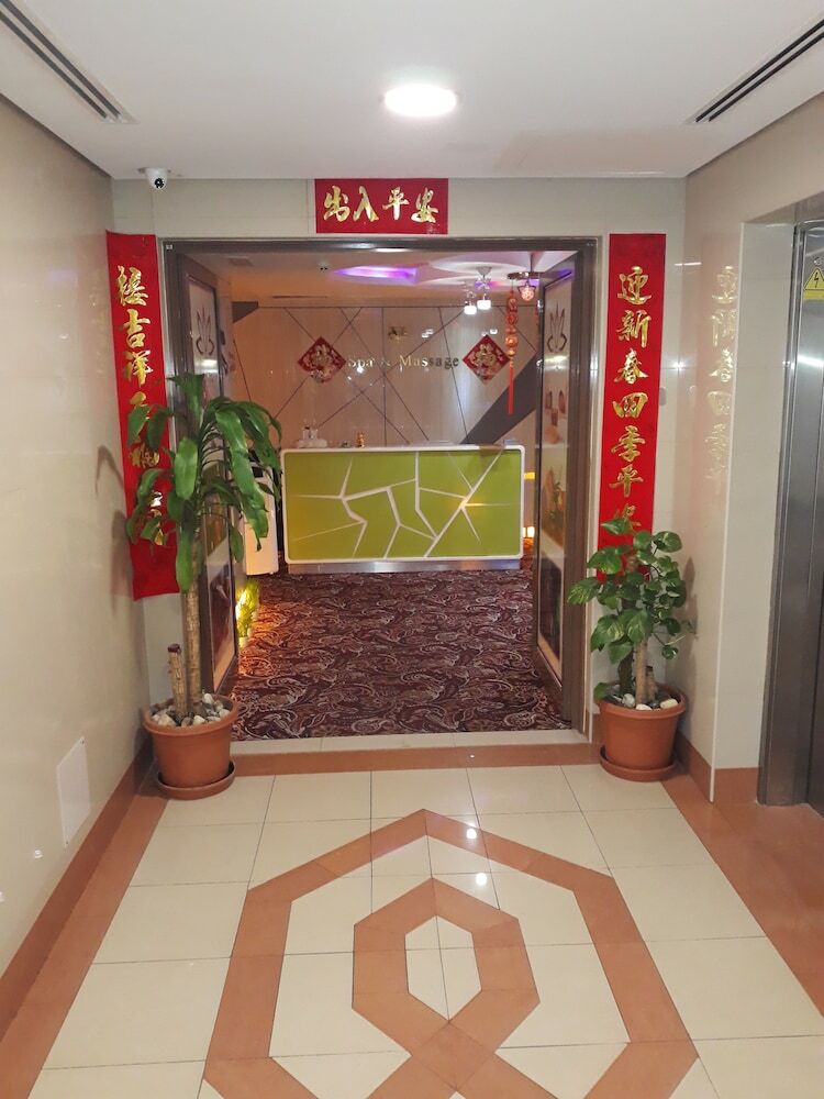 Montreal Naif Hotel