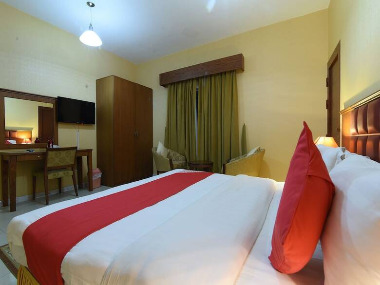 Hotel Oyo 274 California Suites