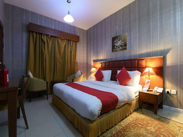 Hotel Oyo 274 California Suites
