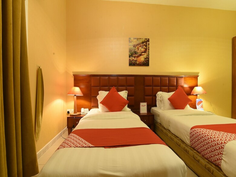 Hotel Oyo 274 California Suites