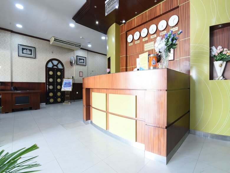 Hotel Oyo 274 California Suites