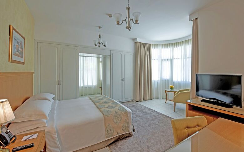 Roda Al Murooj Residences