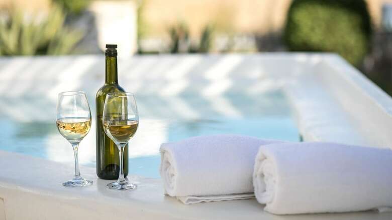 Aeolos Luxury Villas & Suites
