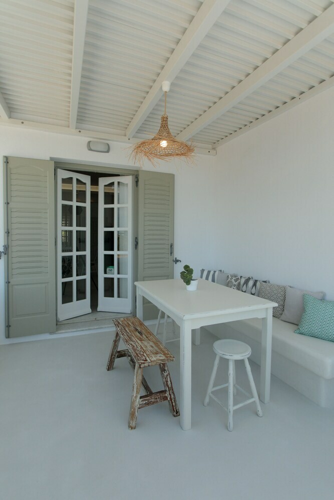 Aeolos Luxury Villas & Suites