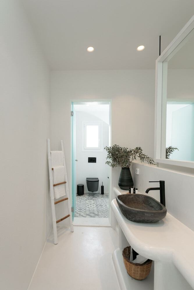 Aeolos Luxury Villas & Suites