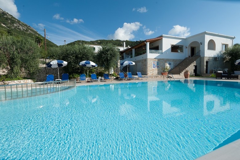 Aparthotel Crystal Blue Apartments