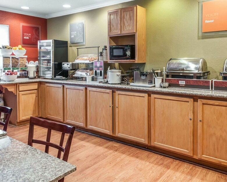 Hotel Quality Inn & Suites