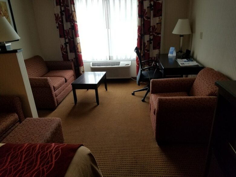 Hotel Quality Inn & Suites