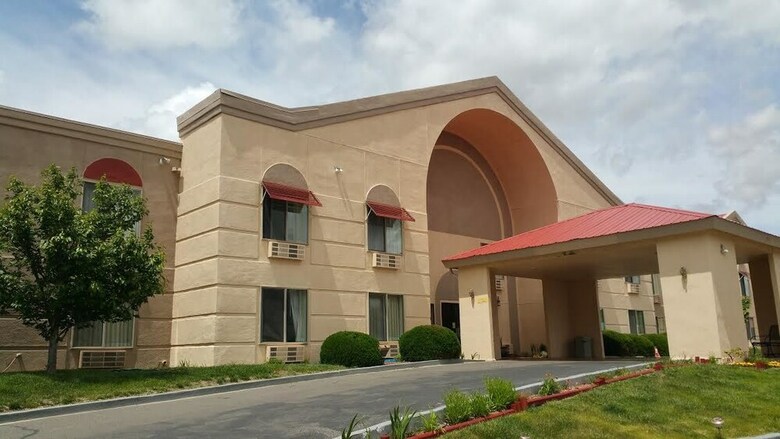 Hotel Quality Inn & Suites