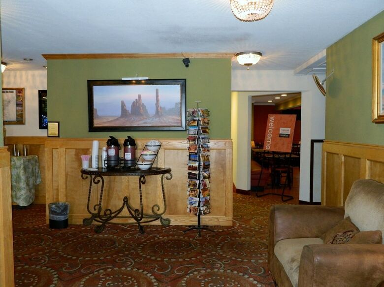 Hotel Quality Inn & Suites