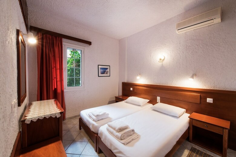 Apartamentos Koroni Village