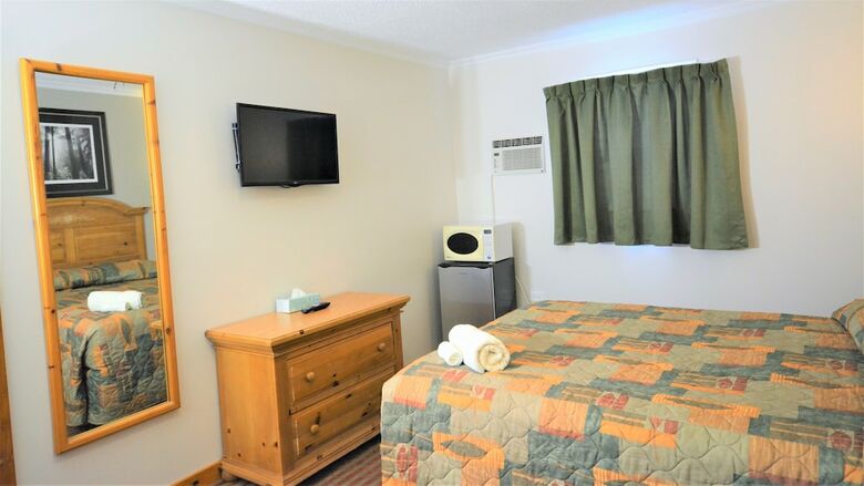 Motel Knights Inn Colonial Fireside Inn