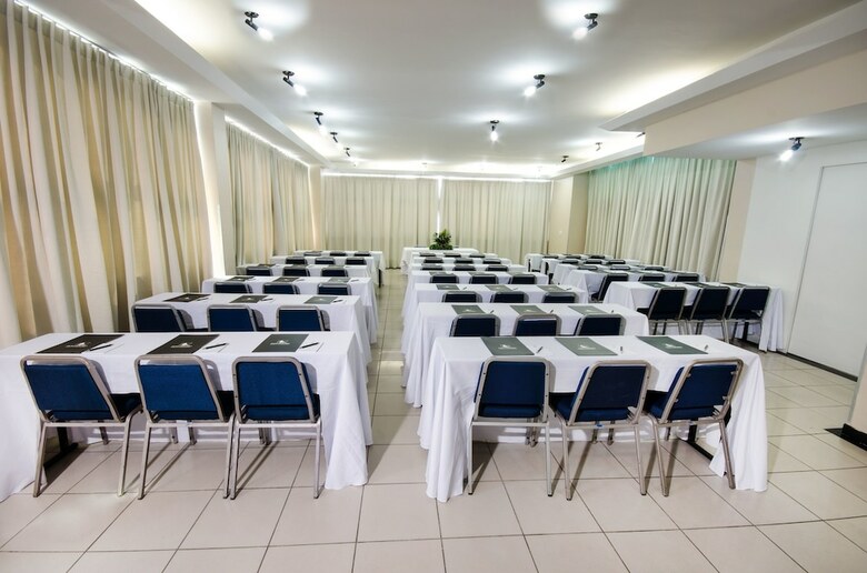 Jangadeiro Hotel E Conven��es
