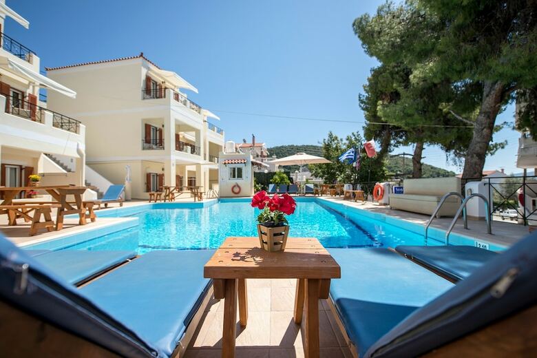 Aparthotel Kostis Villas