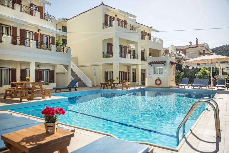 Aparthotel Kostis Villas