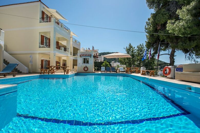 Aparthotel Kostis Villas