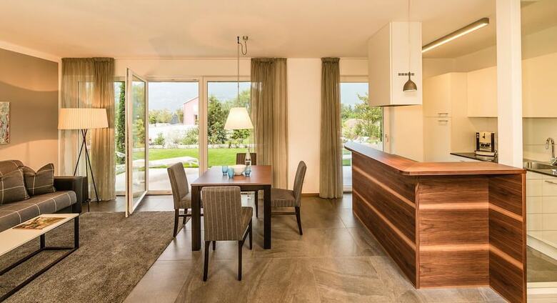 Hidalgo Suites & Restaurant