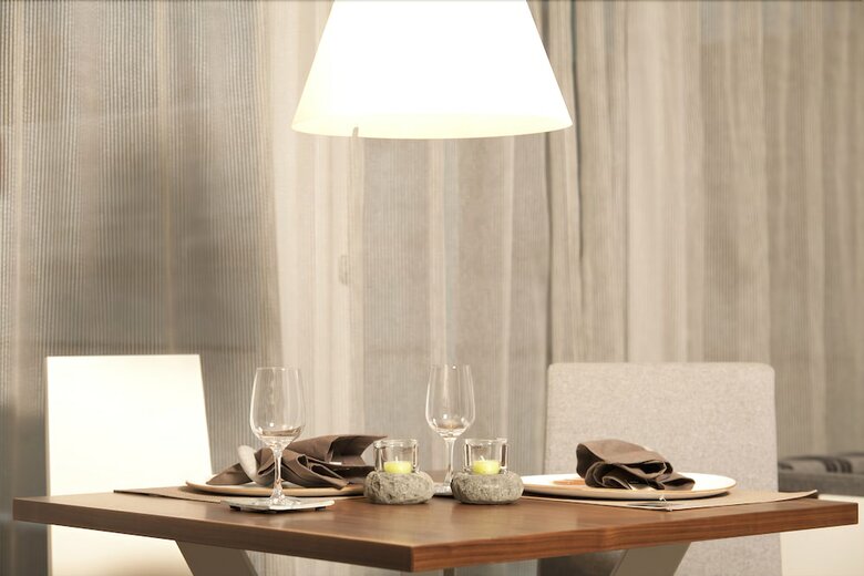 Hidalgo Suites & Restaurant