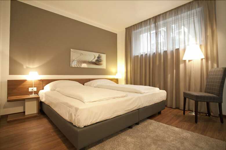 Hidalgo Suites & Restaurant