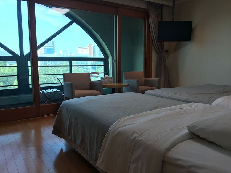 Gogoong Hotel
