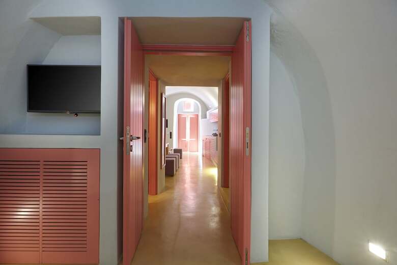 Hotel Caldera Edge Suites