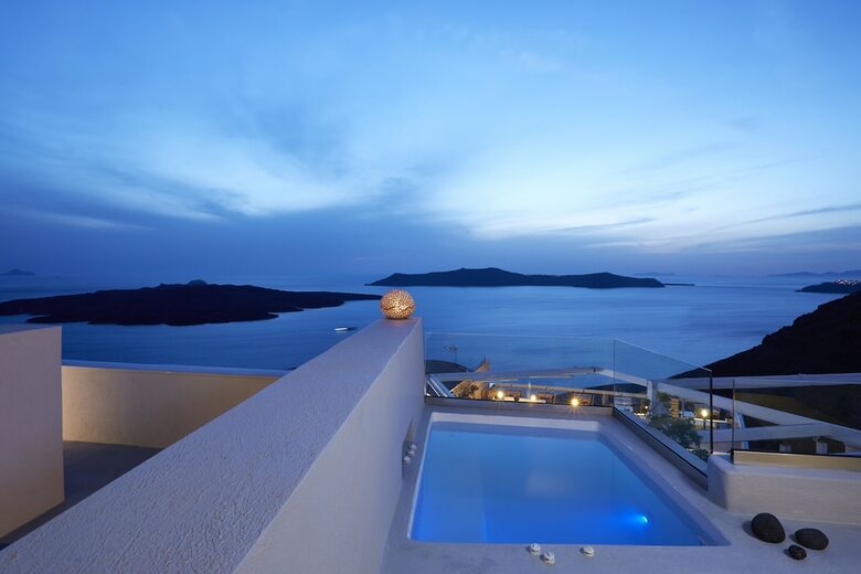 Hotel Caldera Edge Suites