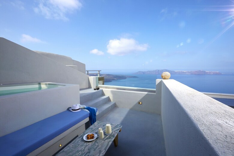 Hotel Caldera Edge Suites
