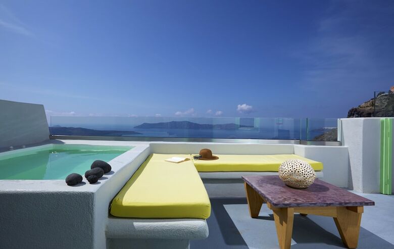 Hotel Caldera Edge Suites