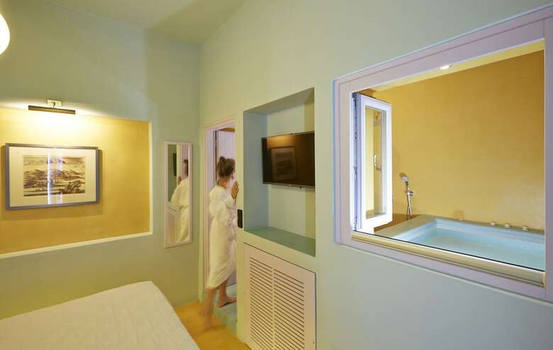 Hotel Caldera Edge Suites