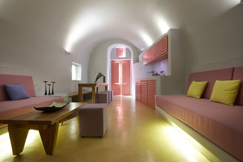 Hotel Caldera Edge Suites